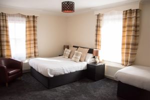 Alojamiento - Castle Park Hotel