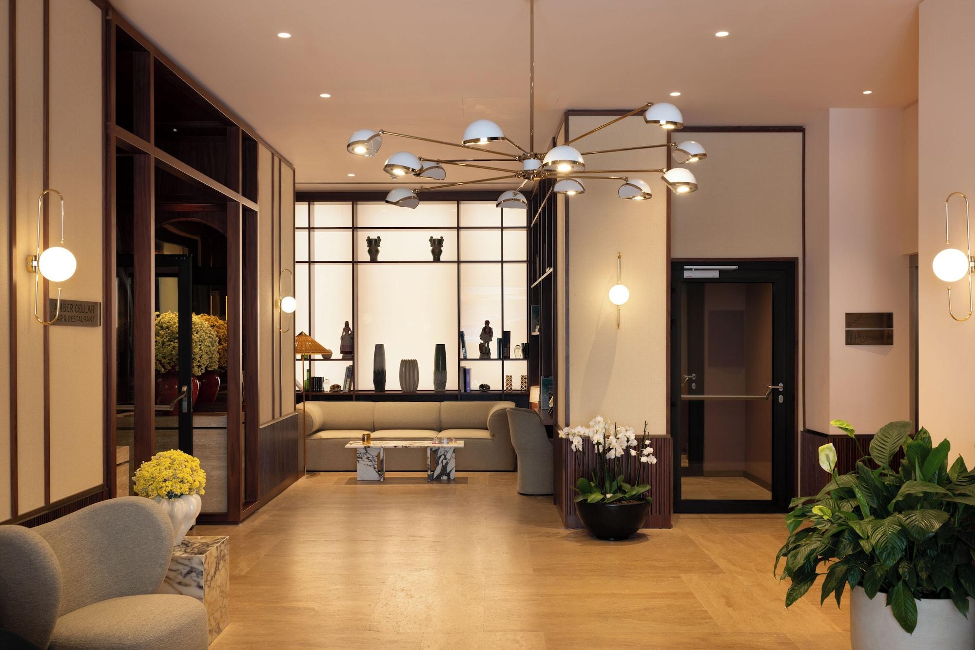 Vista Lobby Mitsis N'U Piraeus Port