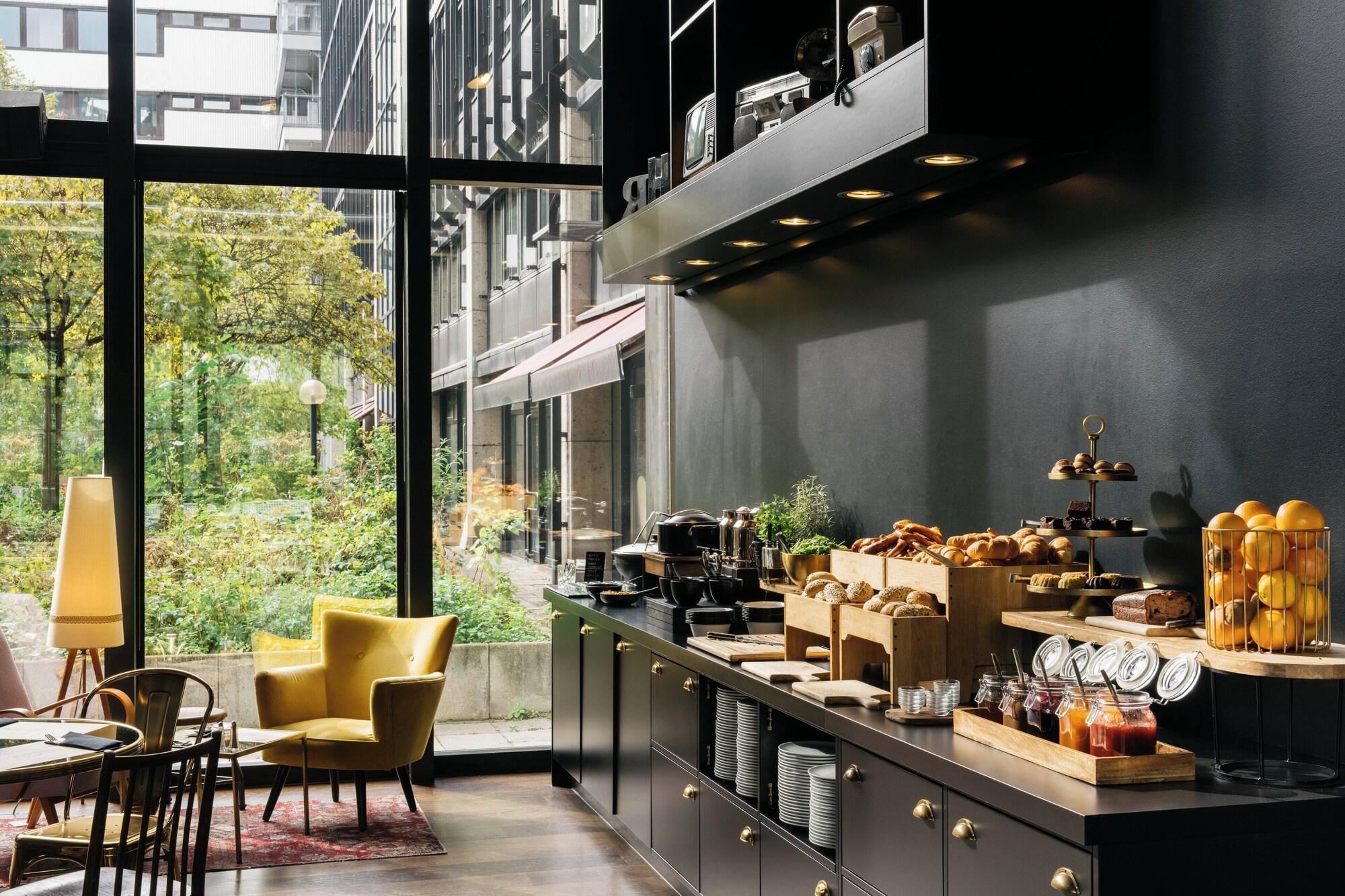 Restaurant Ruby Lilly Hotel Munich