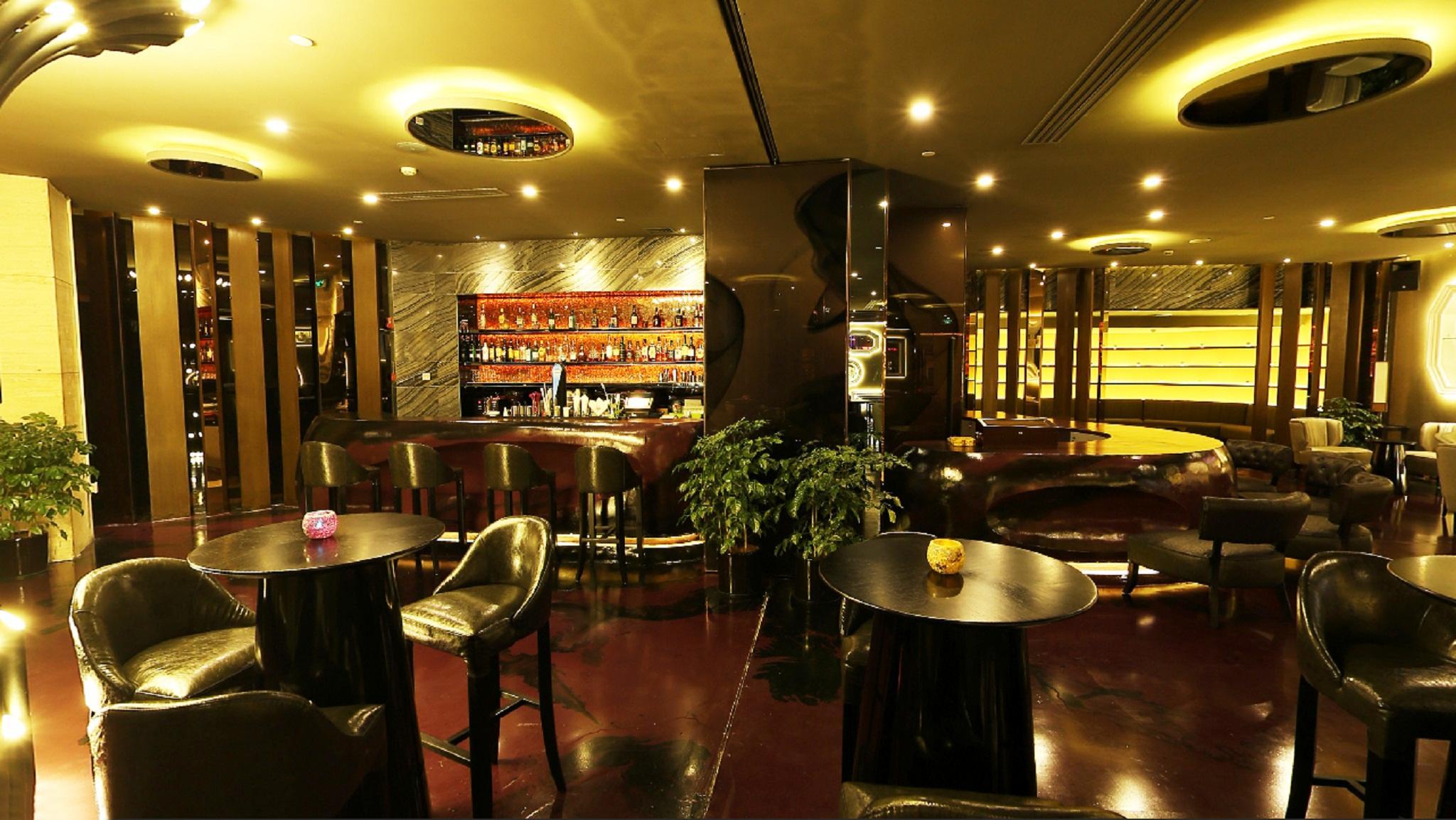 Bar/Salón Crowne Plaza Shanghai Pudong by IHG