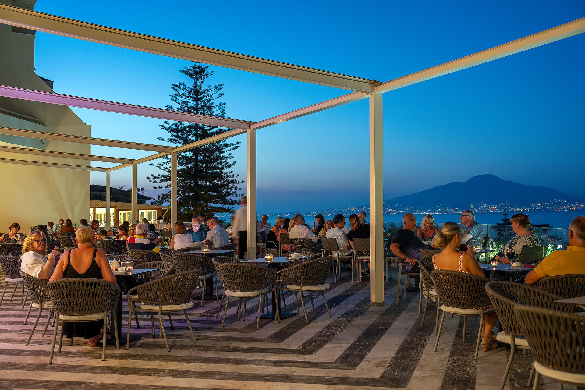 Vista Exterior Grand Hotel Vesuvio