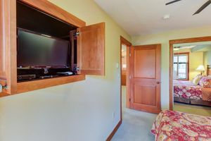 Alquiler Vacacional - Pristine Ski Retreat, Slope Views in Solitude Village, 2 Bedroom, 2 Bath