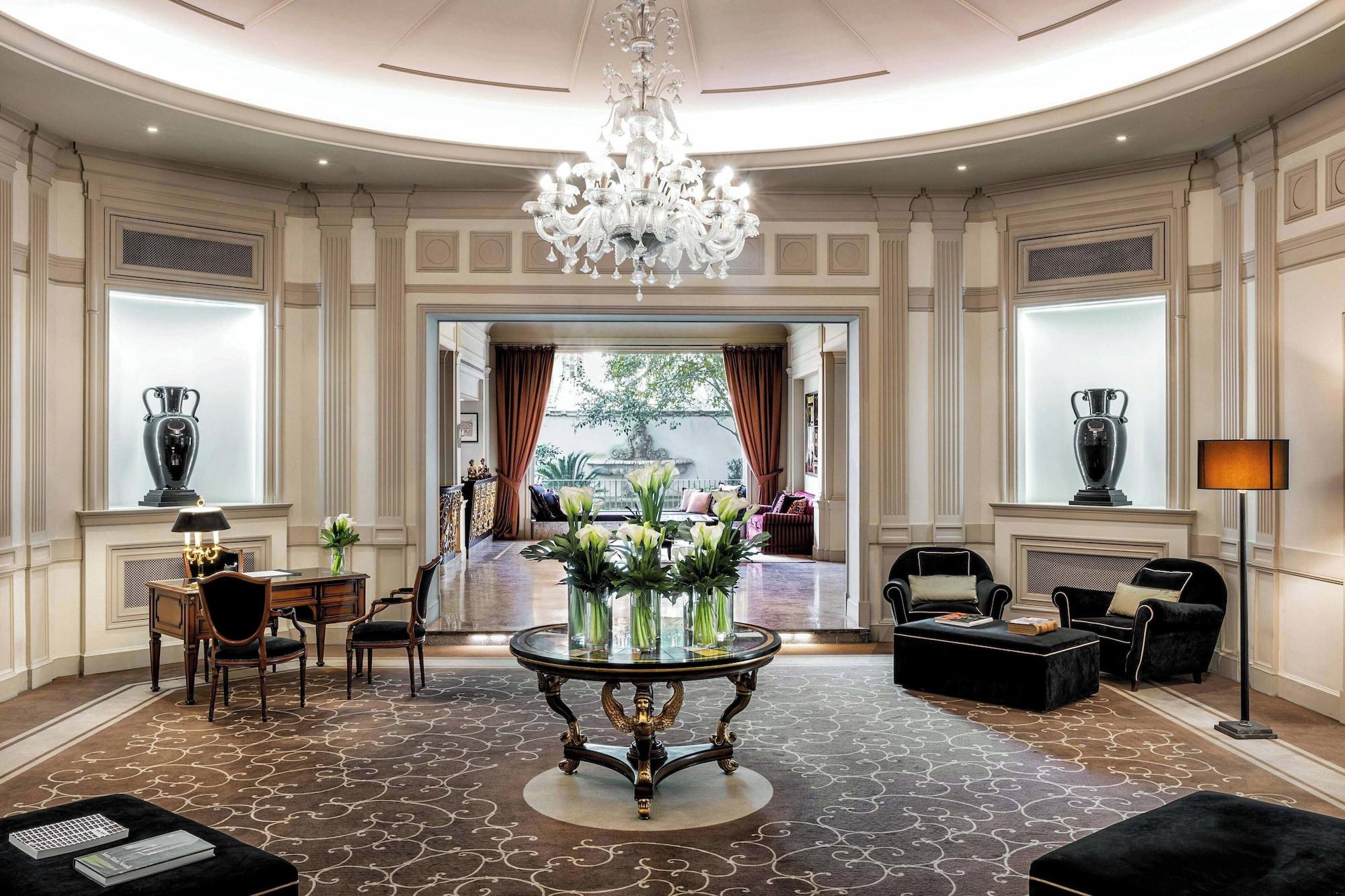 Vista Lobby Sina Villa Medici, Autograph Collection