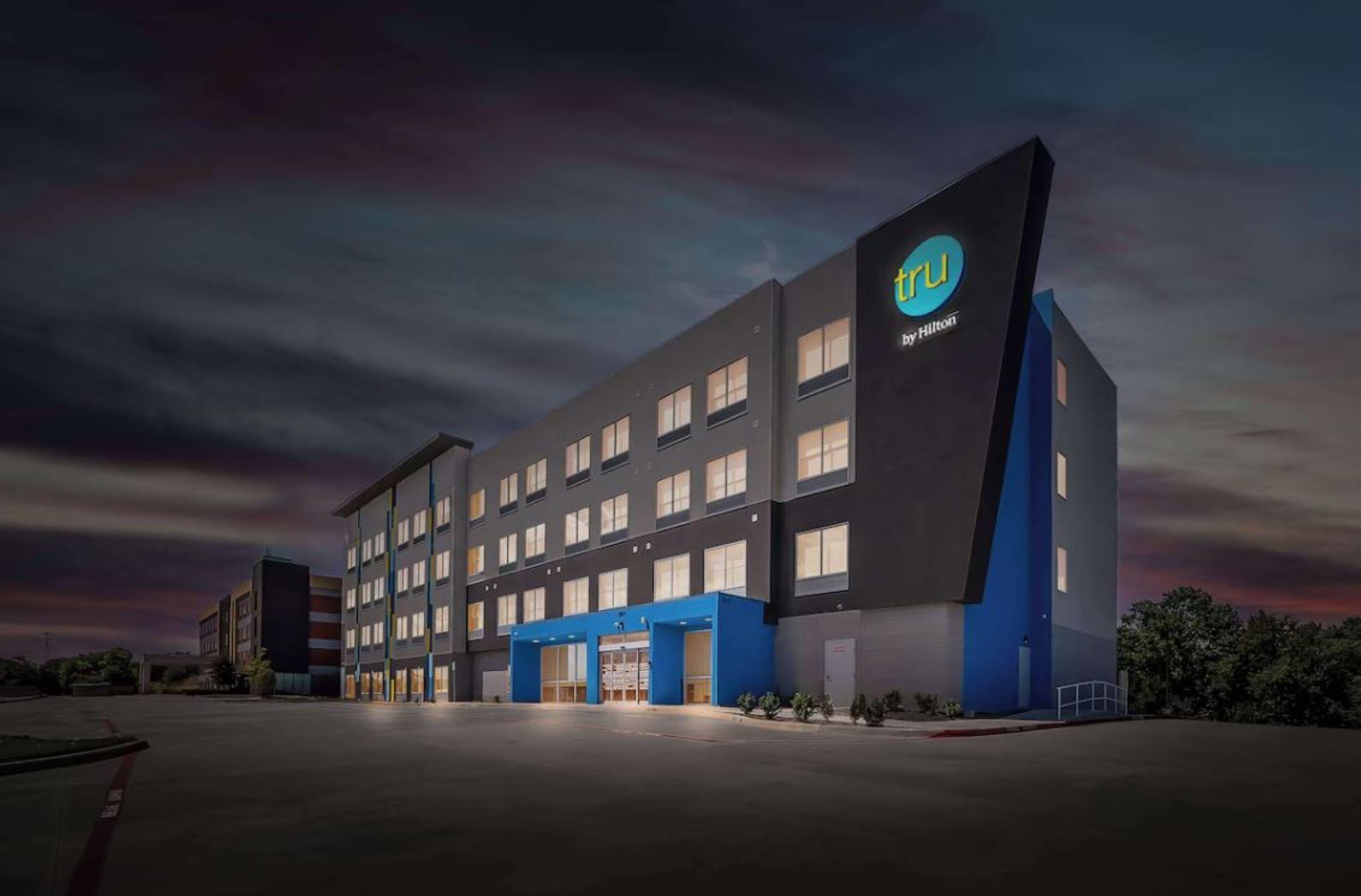 Vista Exterior Tru by Hilton Plano Hwy 75