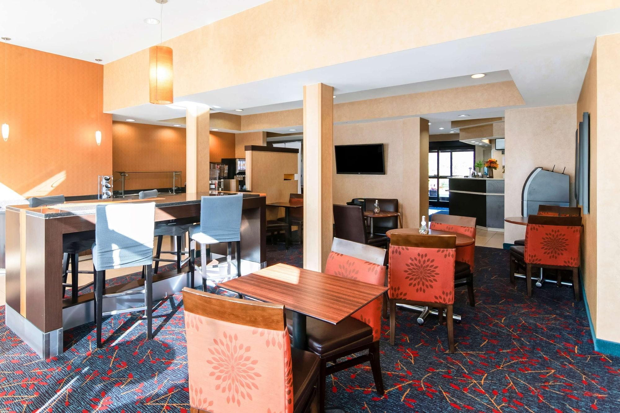 Vista Lobby AVIA Residences on Research - Extended Stay