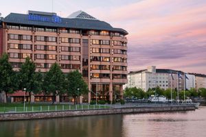 Pacote - Hilton Helsinki Strand