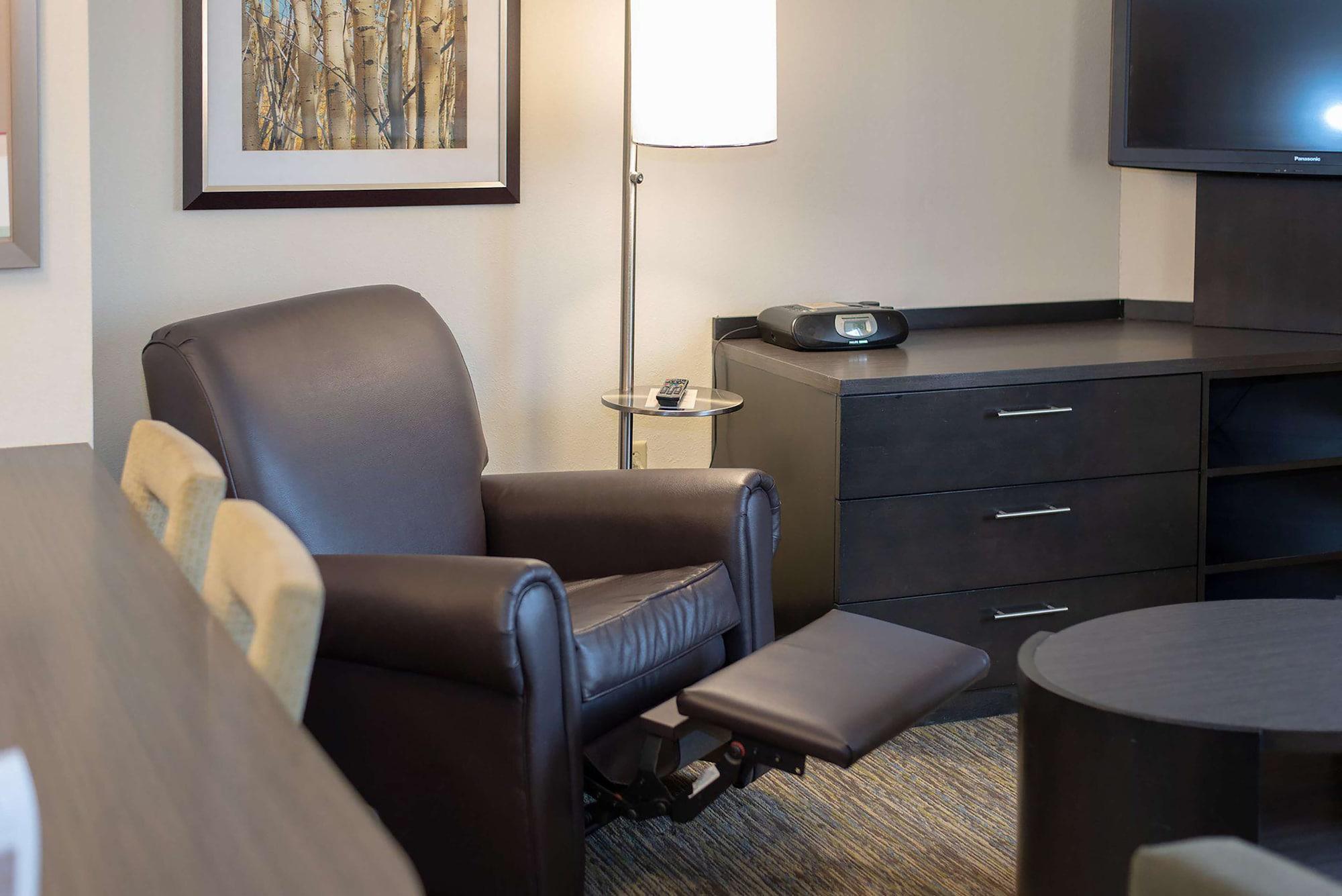 Bar/Salón Sonesta Simply Suites Chicago Naperville