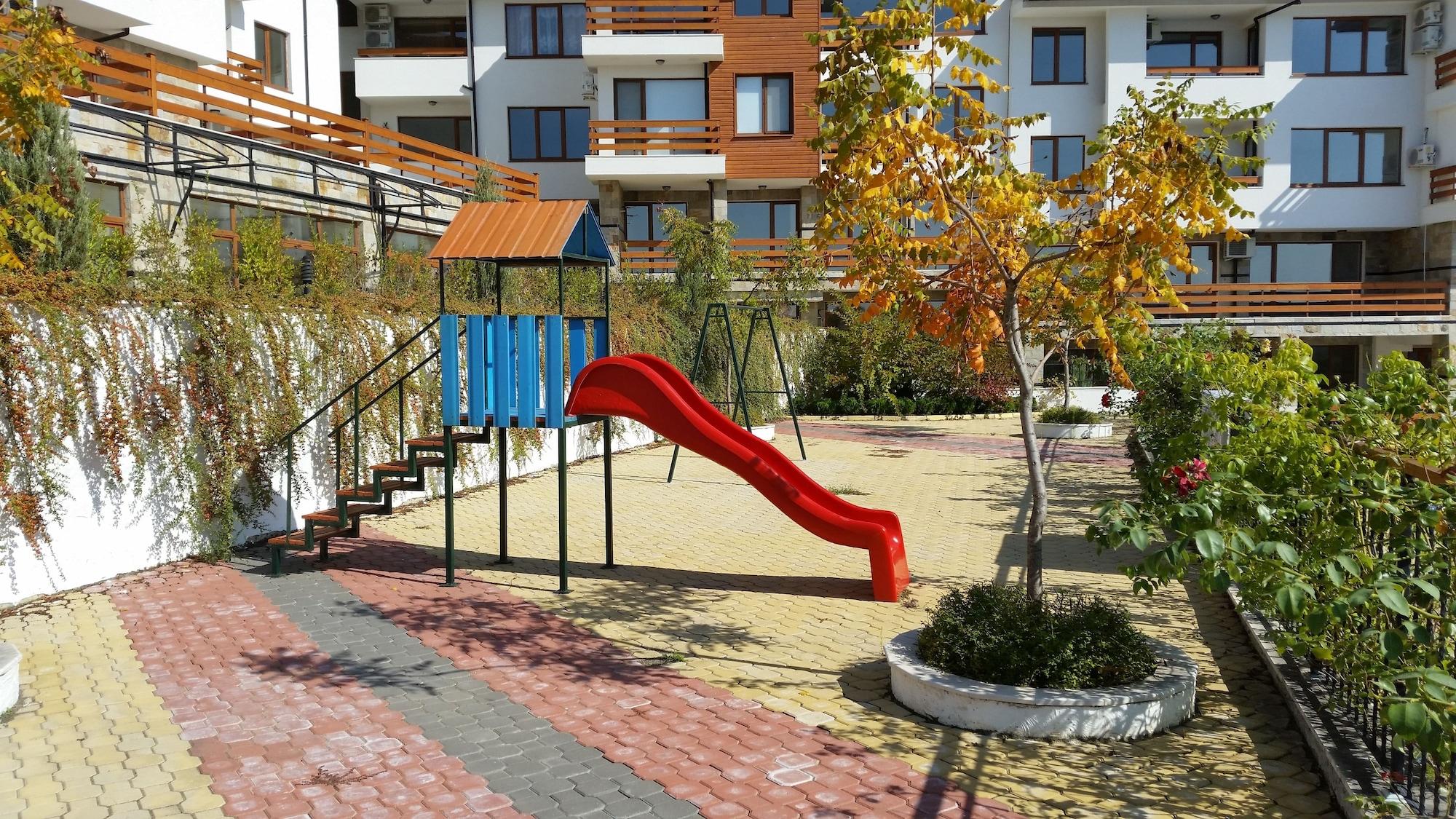 Instalaciones Recreativas Festa Gardenia Hills