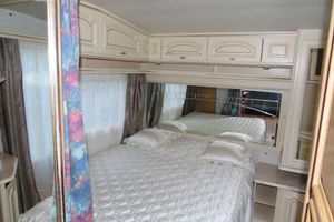 Alojamiento - Dormitory caravan on permalieu