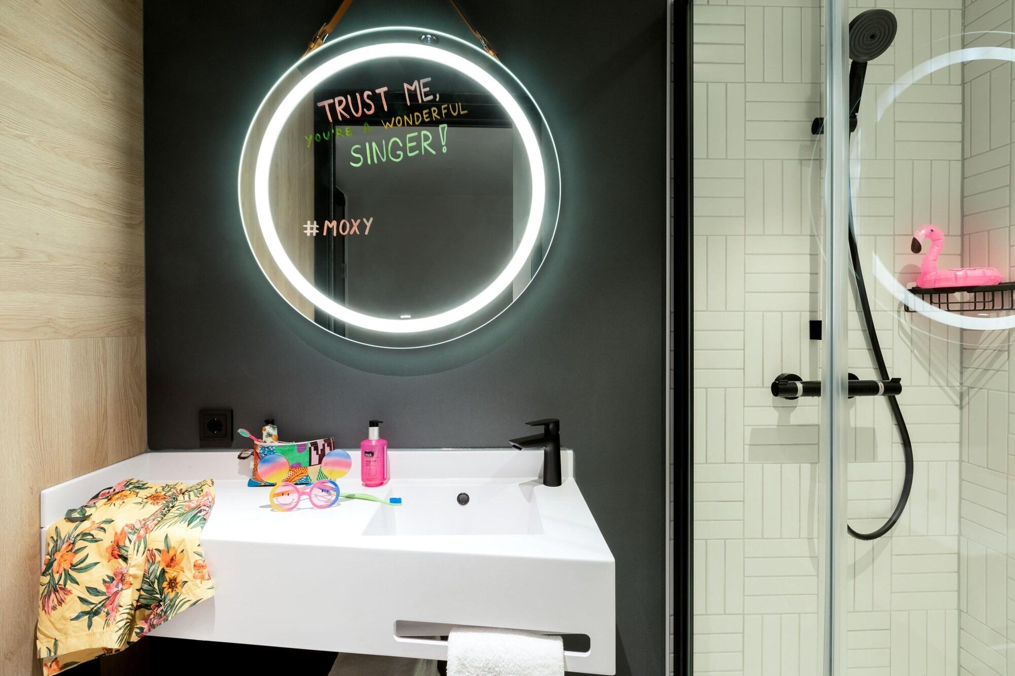 Equipamiento de Habitación Moxy the Hague