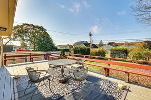 Alquiler Vacacional - 4 Mi to Beach: Furnished Deck at Waterford Home!