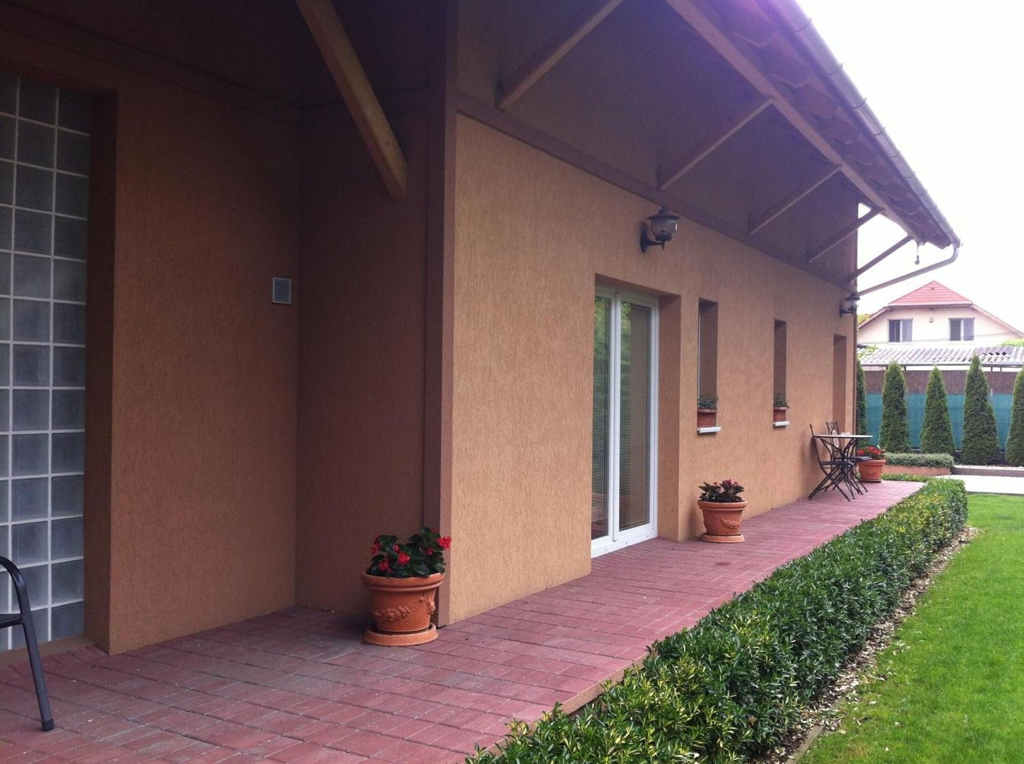 Vista Exterior Sarokház Panzió