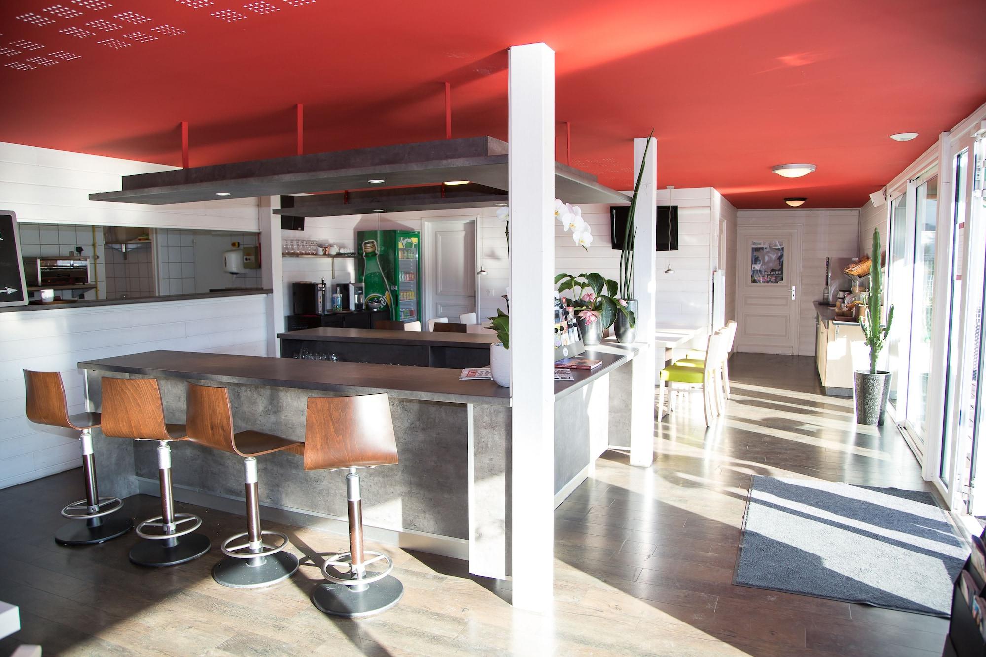 Bar/Salón Brit Hotel Essentiel Albi Parc des Expos