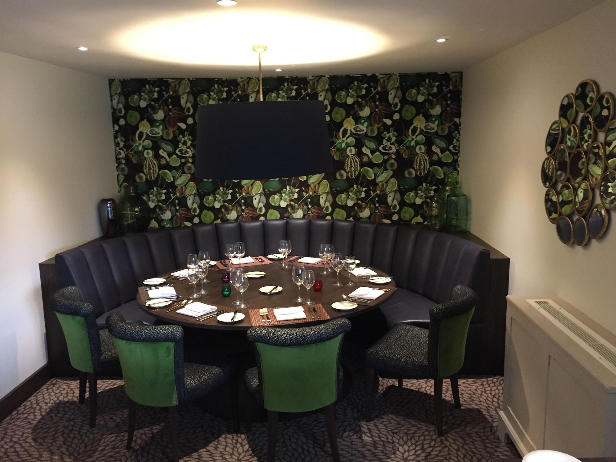Restaurant Hogarths Stone Manor