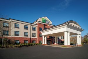 Alojamiento - Holiday Inn Express and Suites Fairmont by IHG