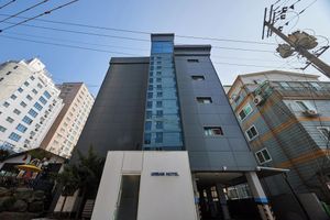 Alojamiento - Urban Hotel