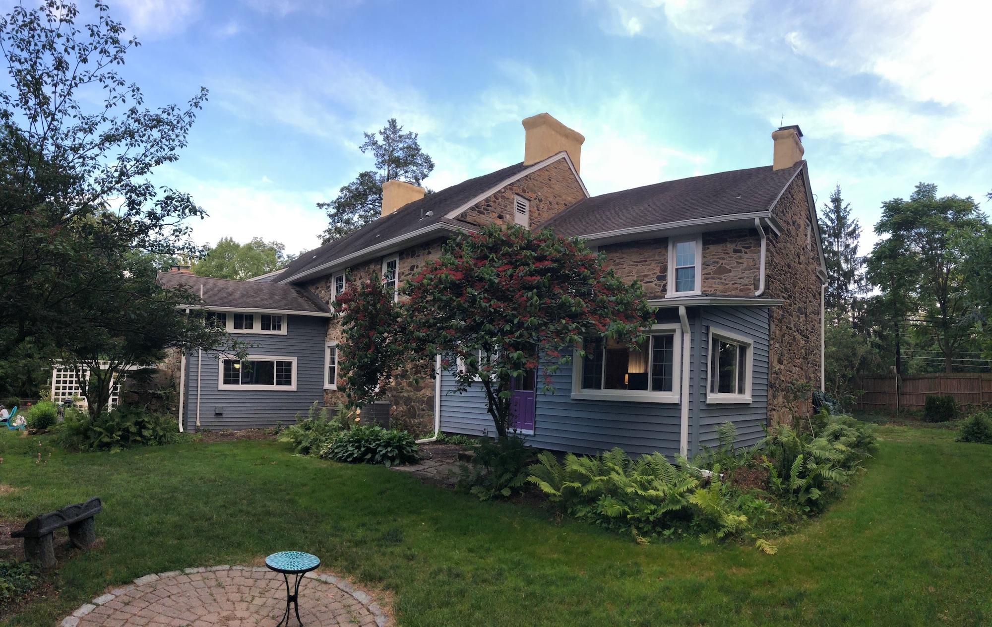 Vista Exterior Wild Wisteria