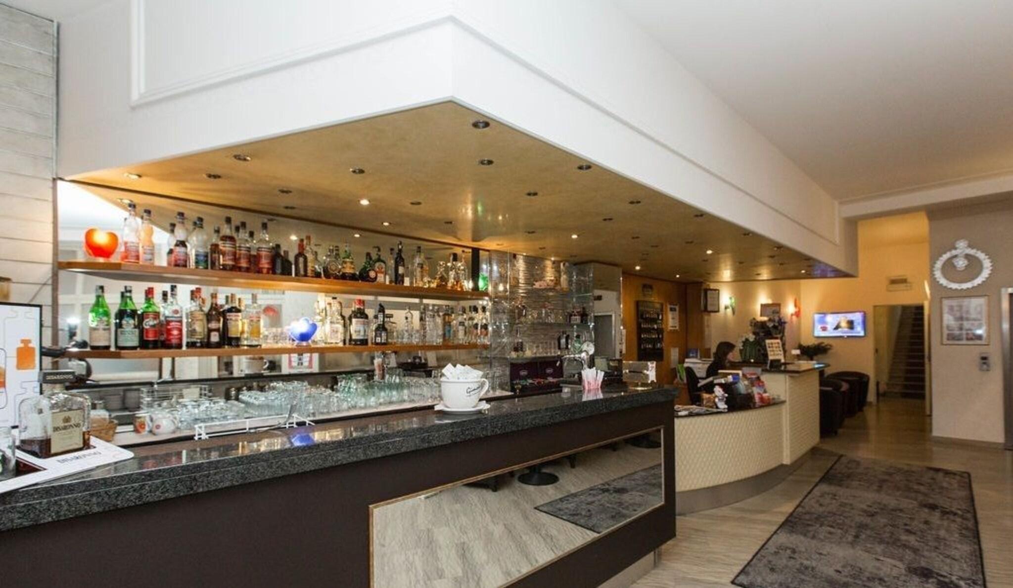 Bar/Salón Hotel Corona