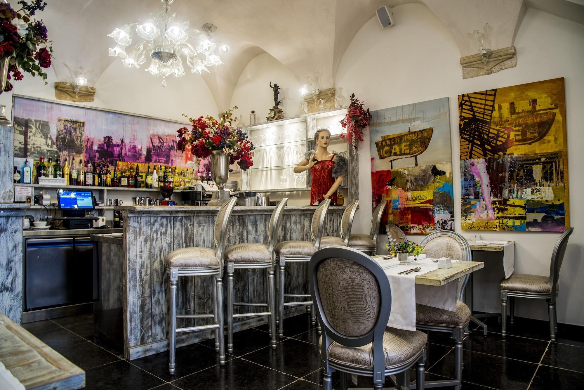 Bar/Salón Prijeko Palace
