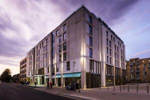 Alojamiento - Clayton Hotel Cambridge