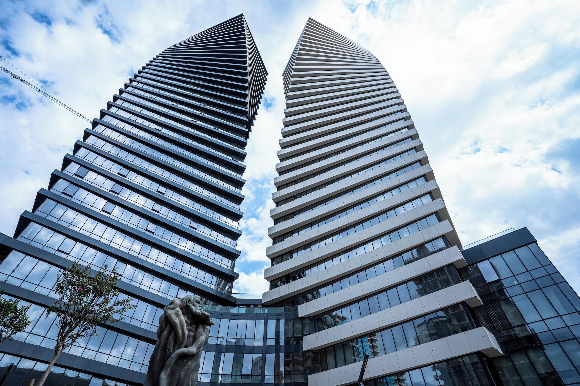 Vista Exterior Pullman Tbilisi Axis Towers