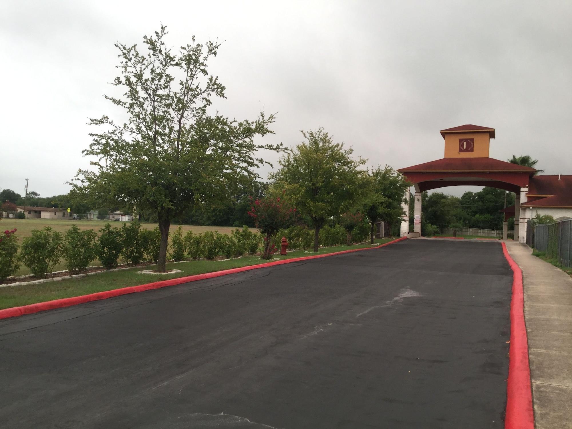 Vista Exterior Luxury Inn and Suites Seaworld Lackland