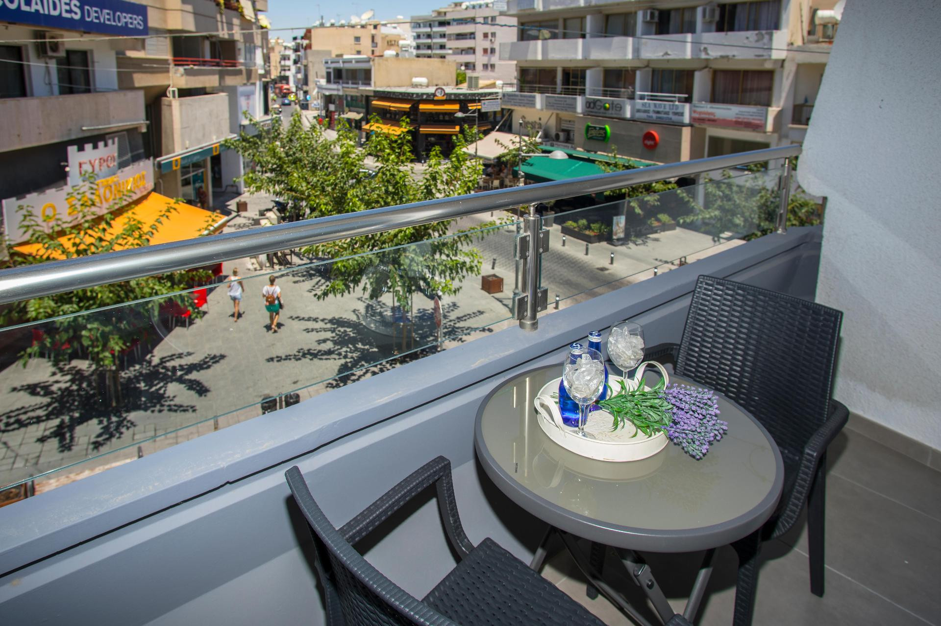 Varios Blazer Residence