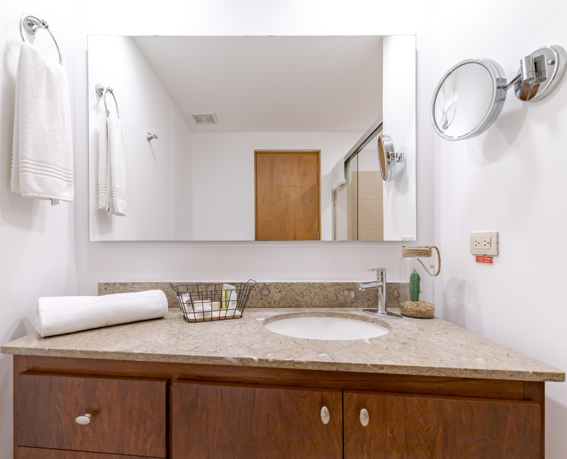 Baño Affinity ApartaHotel