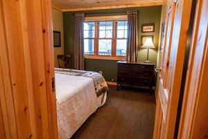 Alquiler Vacacional - Charming Cabin on Fish Trap Lake: Fireplace, boat lift & beautiful walk out