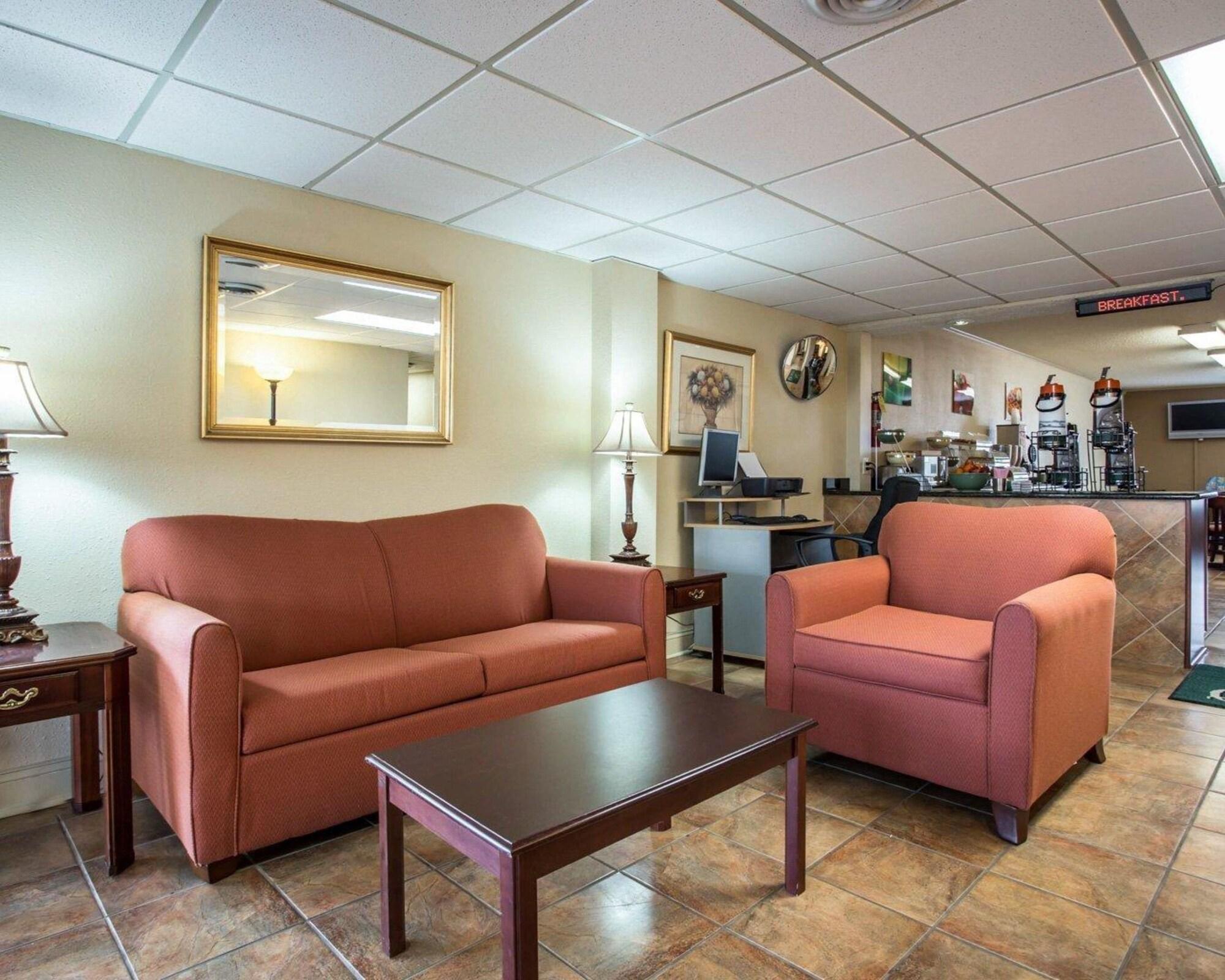 Vista Lobby Quality Inn And Suites Monroe