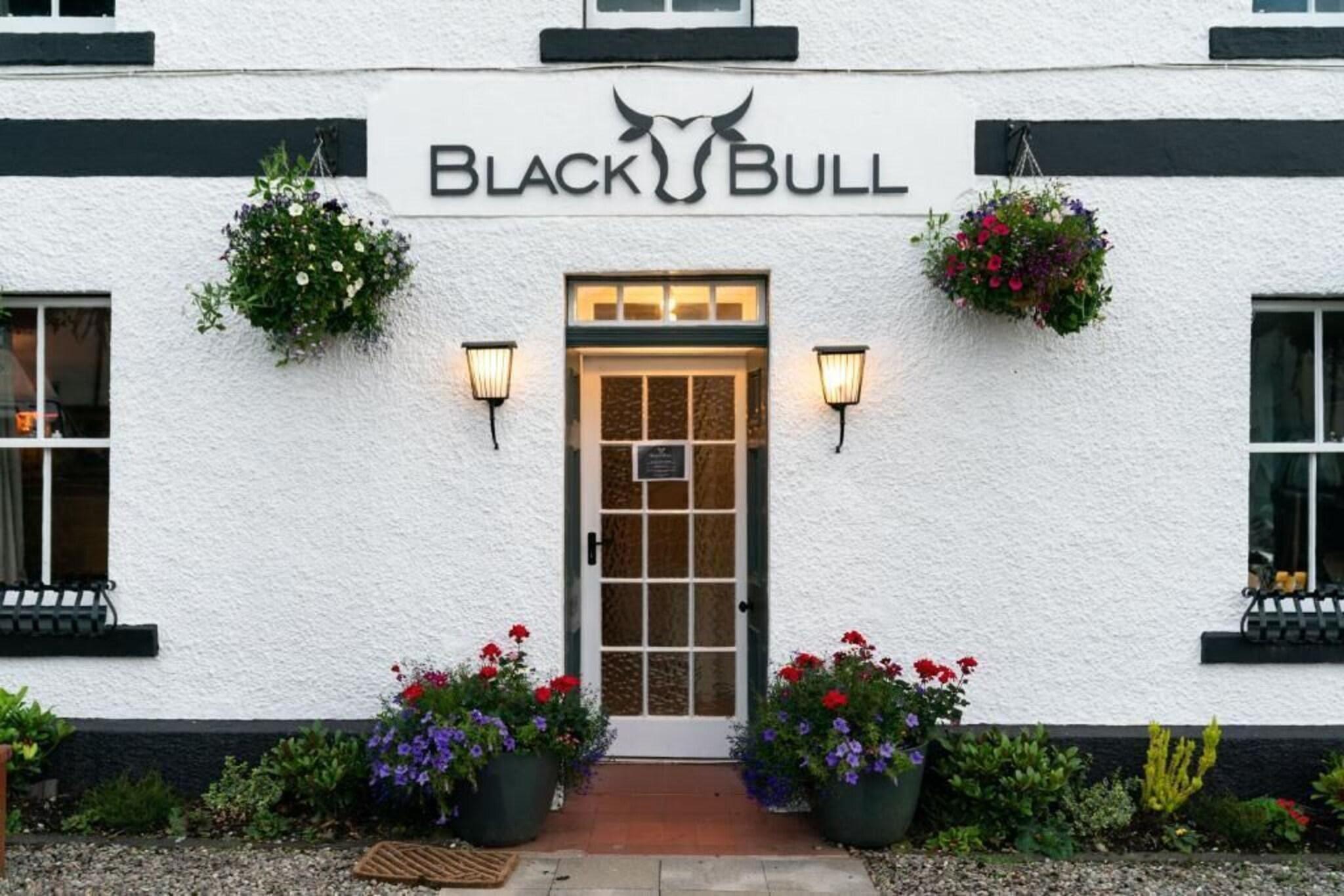 Vista Exterior Black Bull Gartmore