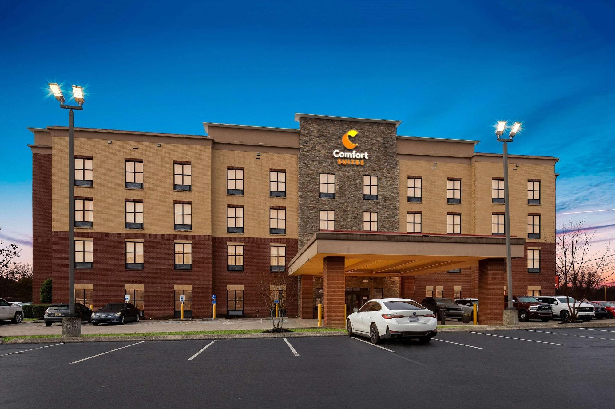 Vista Exterior Comfort Suites Nashville near Percy Priest Lake