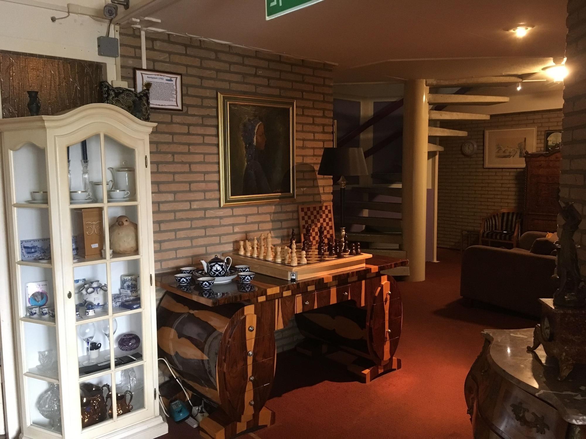 Varios Hotel De Weyman