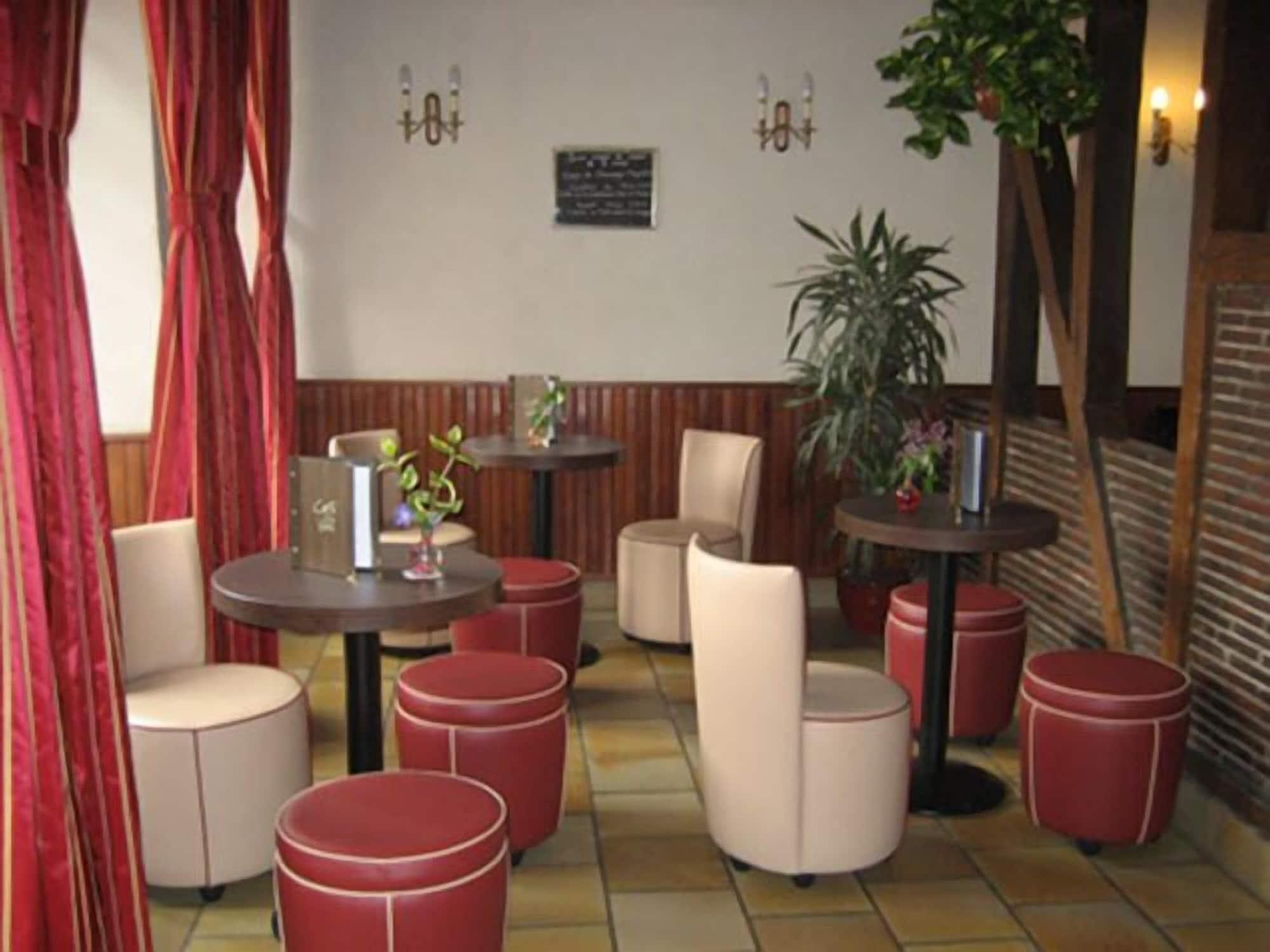 Bar/Salón Hotel Restaurant le Cheval Blanc