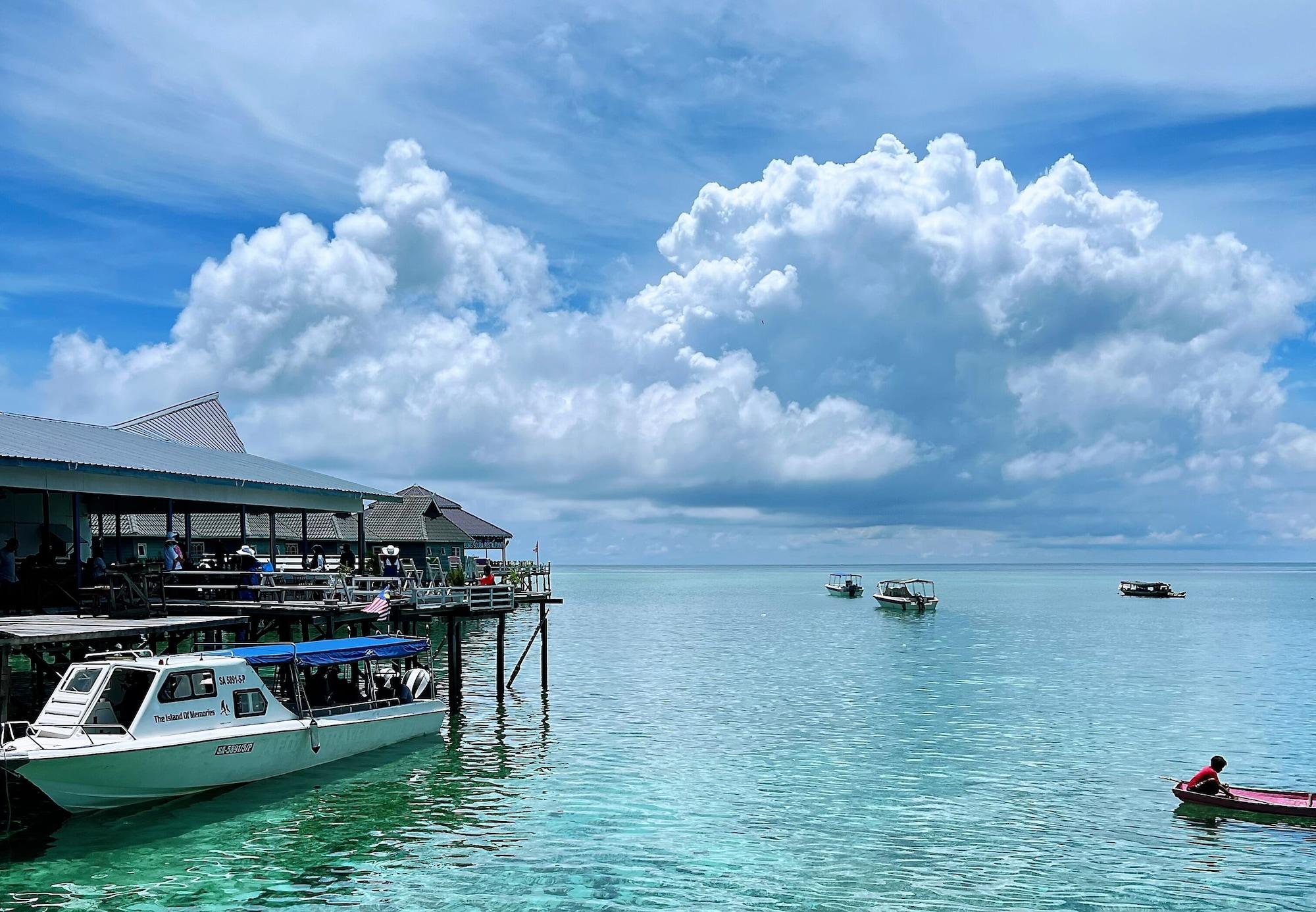 Vista Exterior Amina Holidays