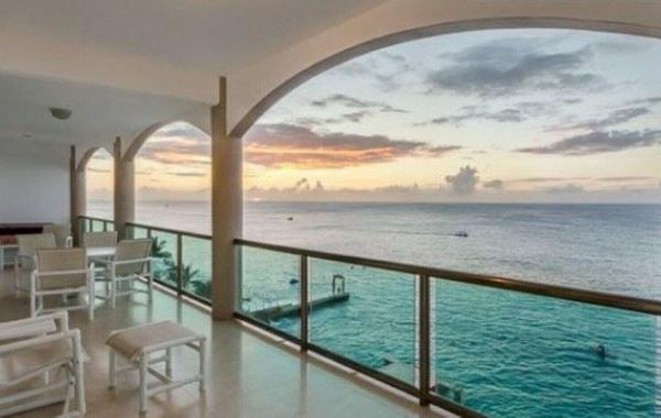 CASA LIBRO at EL CANTIL: Water, water, everywhere. - Hoteles con jacuzzi en Cozumel, México