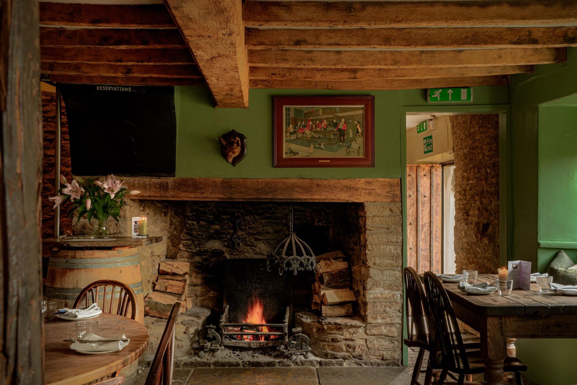 Restaurant The Bell Inn
