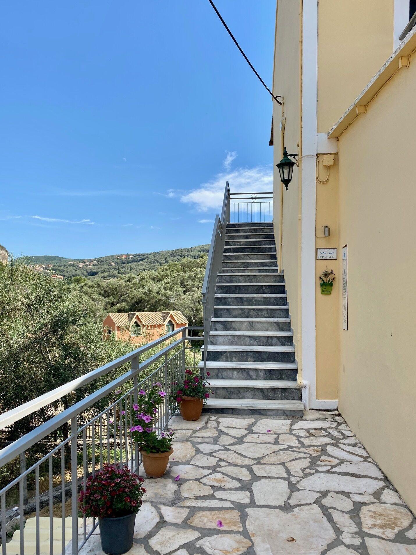 Varios Anemona Studios