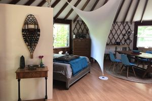 Alquiler Vacacional - Totally secluded Yurt surrounded by waterfalls, brooks, cliffs and forest