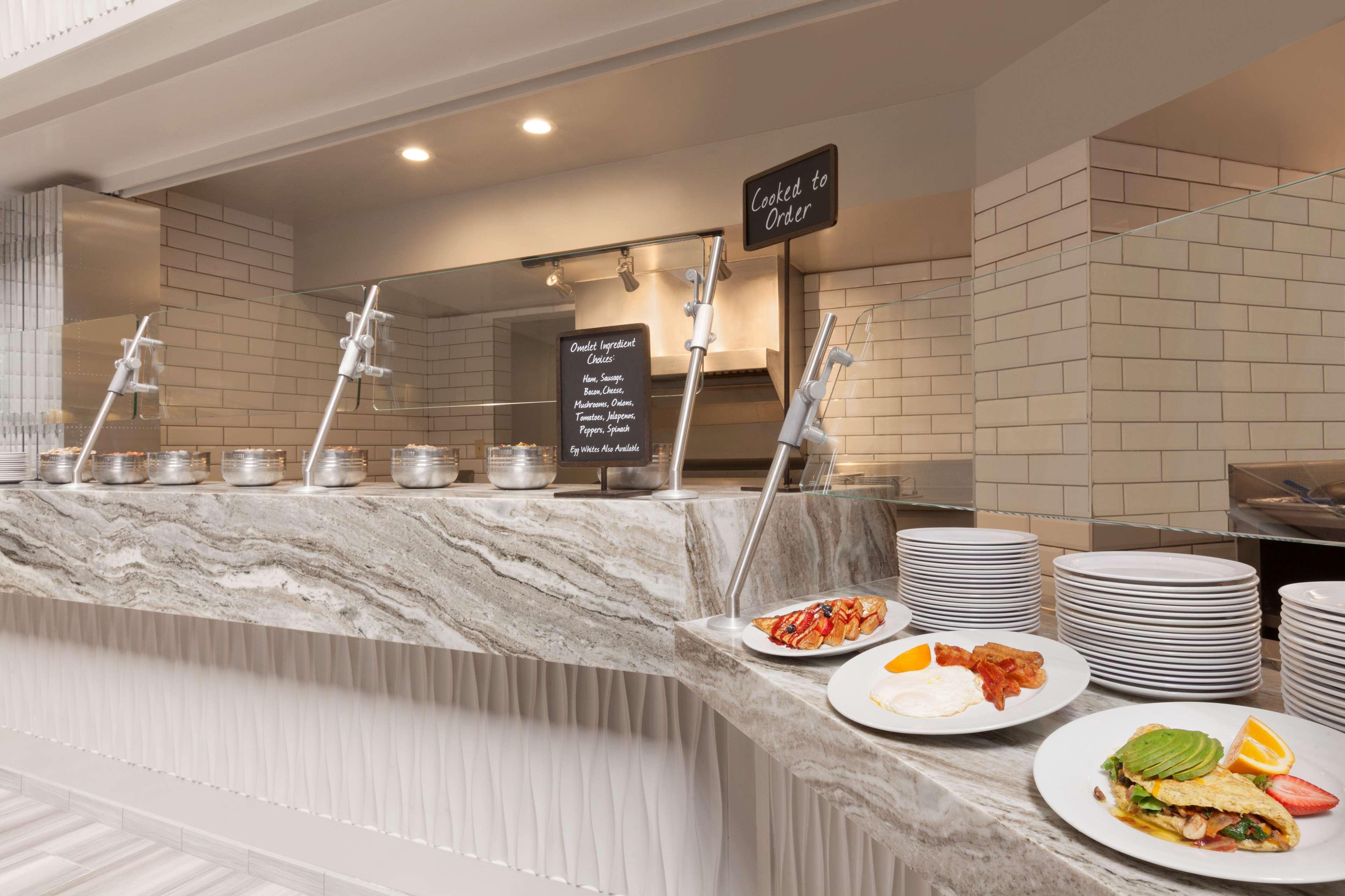 Restaurant Embassy Suites by Hilton Irvine Orange County Airport
