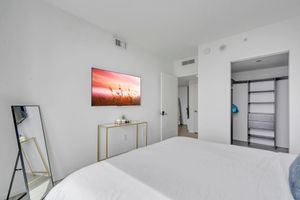 Alquiler Vacacional - Spacious 3 Beds / 3 Baths Apartment Heart Of Miami. Heated Pool / Fitness Center