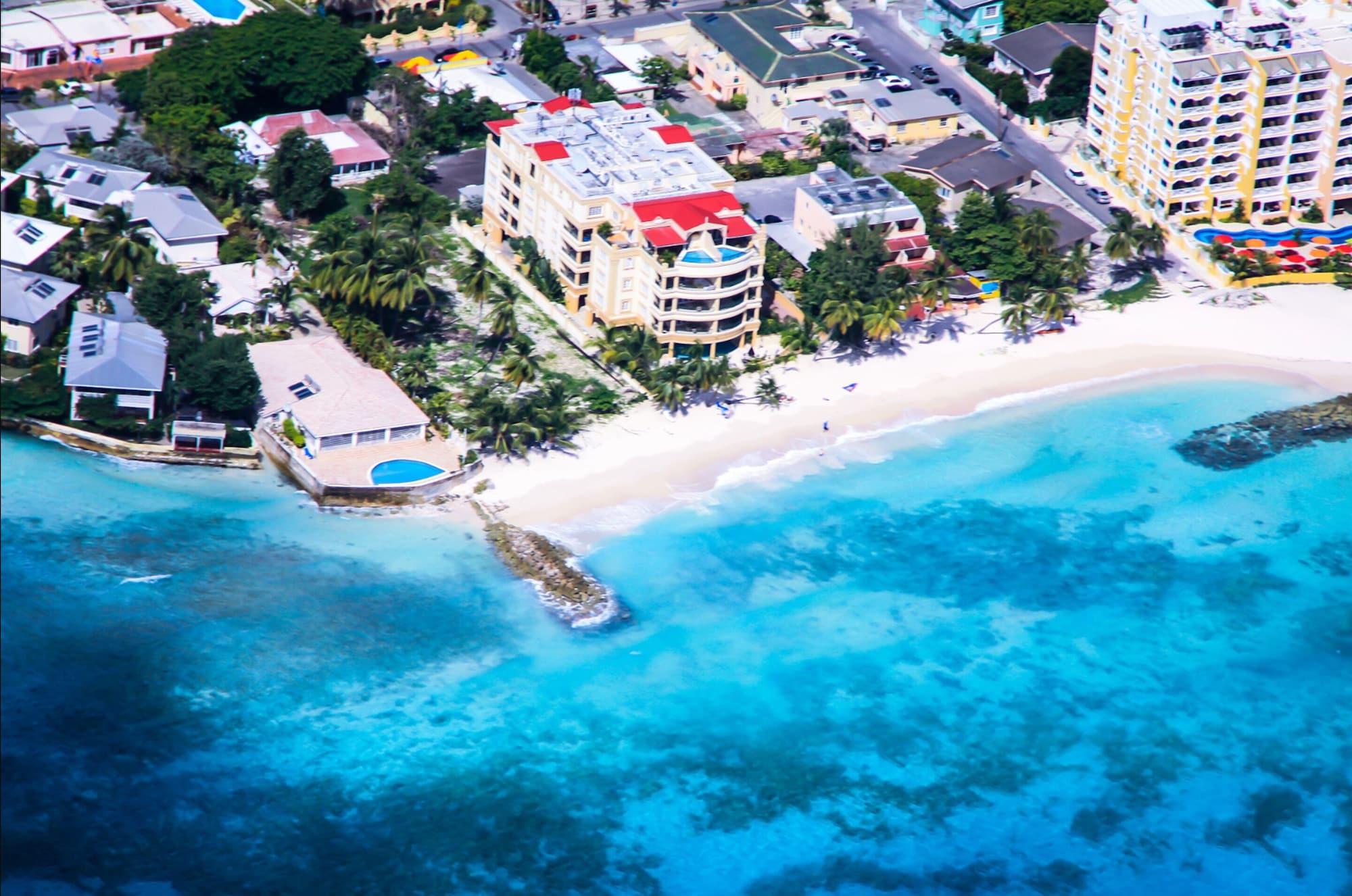 Instalaciones Recreativas White Sands Beach Condos