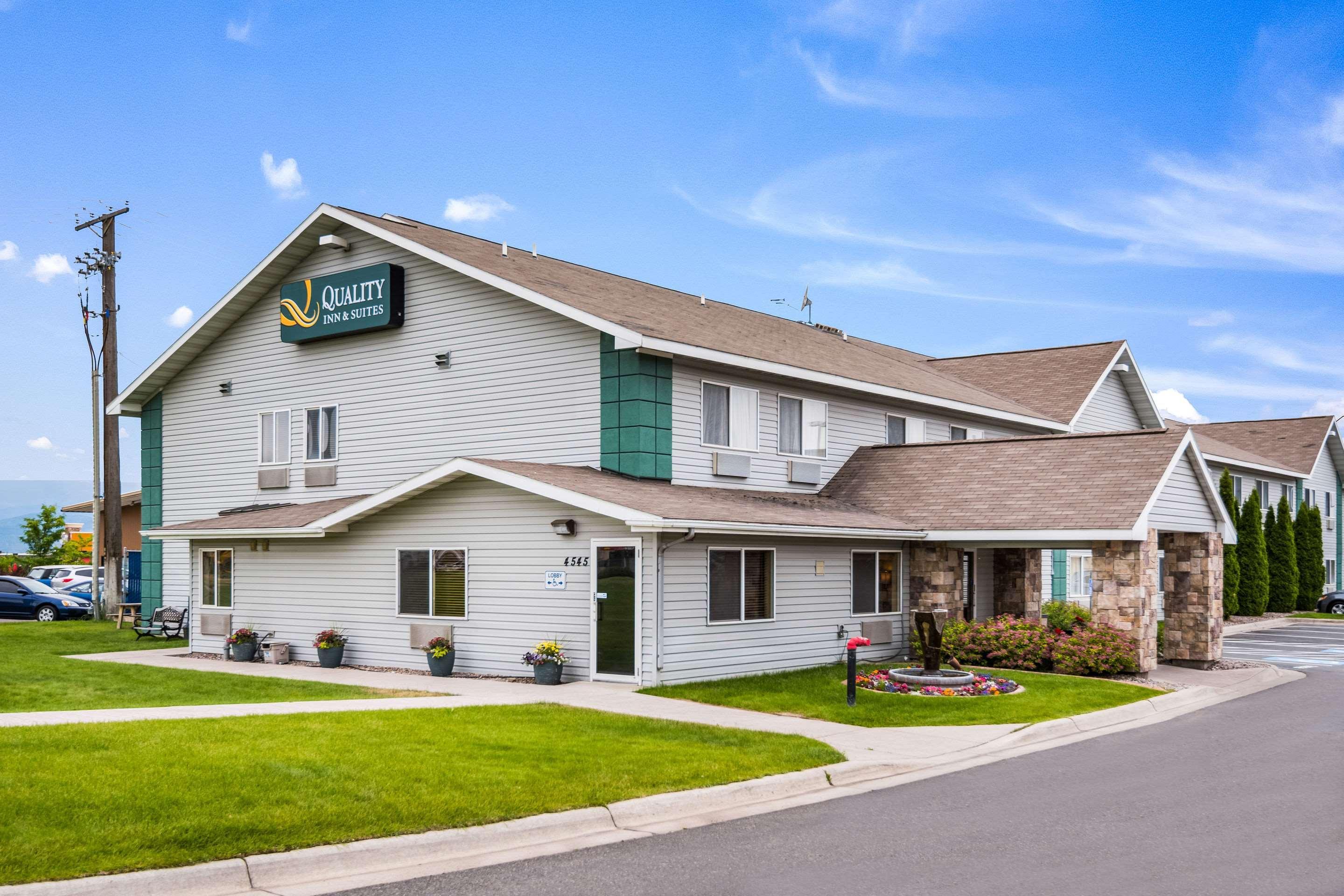 Varios Quality Inn & Suites