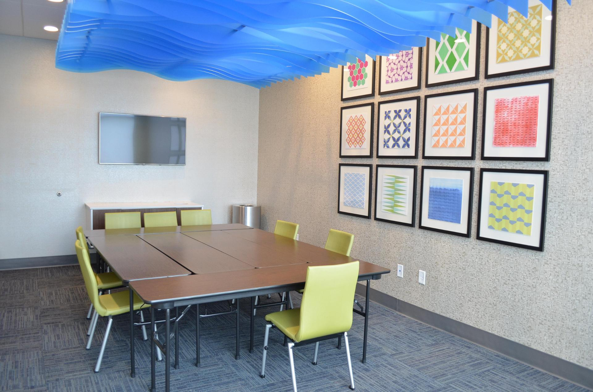 Centro de Negocios Holiday Inn Express and Suites Charlotte NE - Univ
