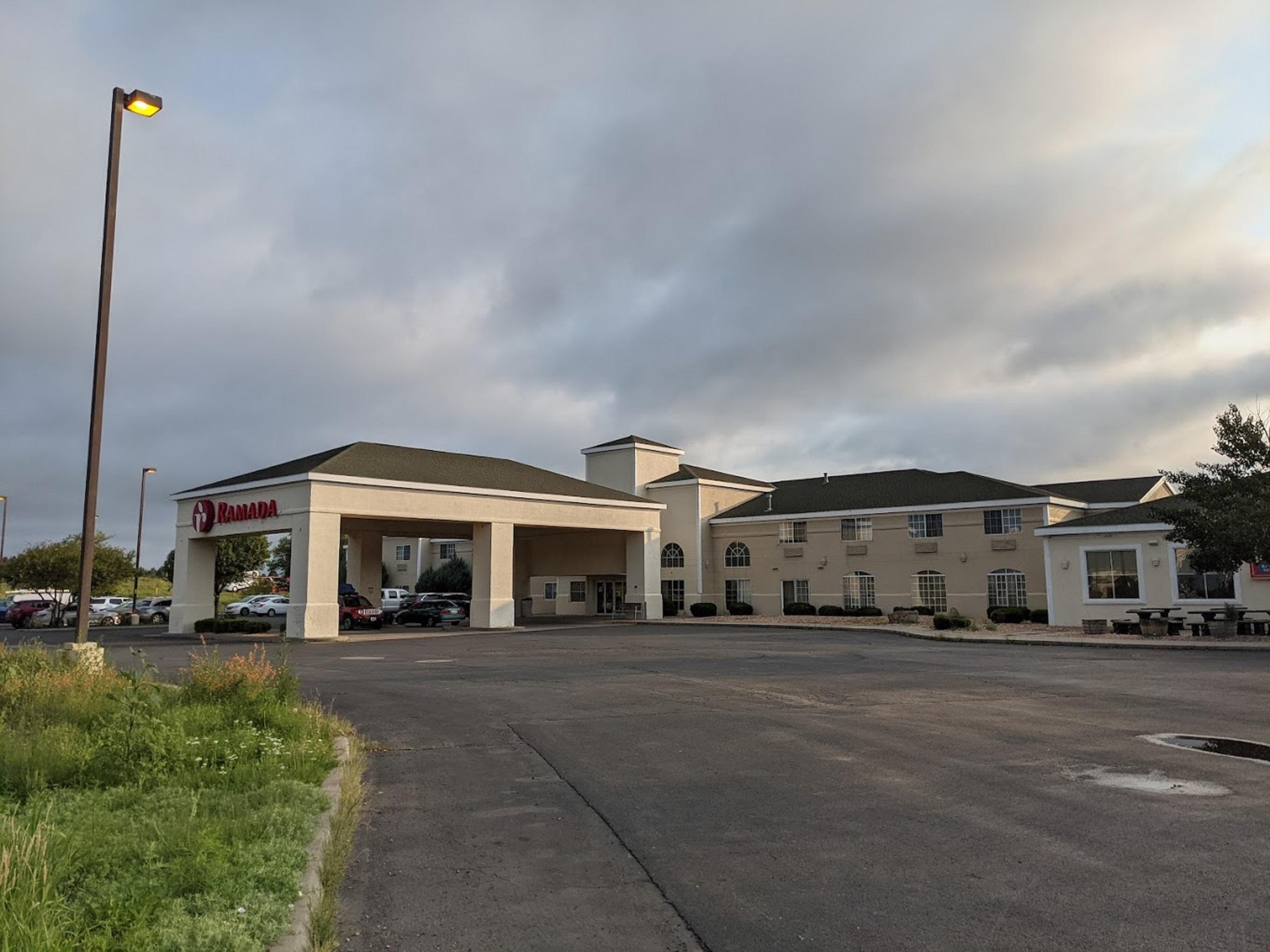 Vista Exterior Ramada by Wyndham Williams/Grand Canyon Area