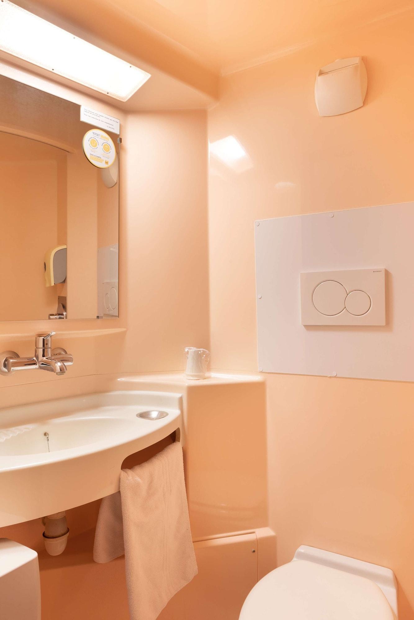Equipamiento de Habitación Hotel Fleury Merogis