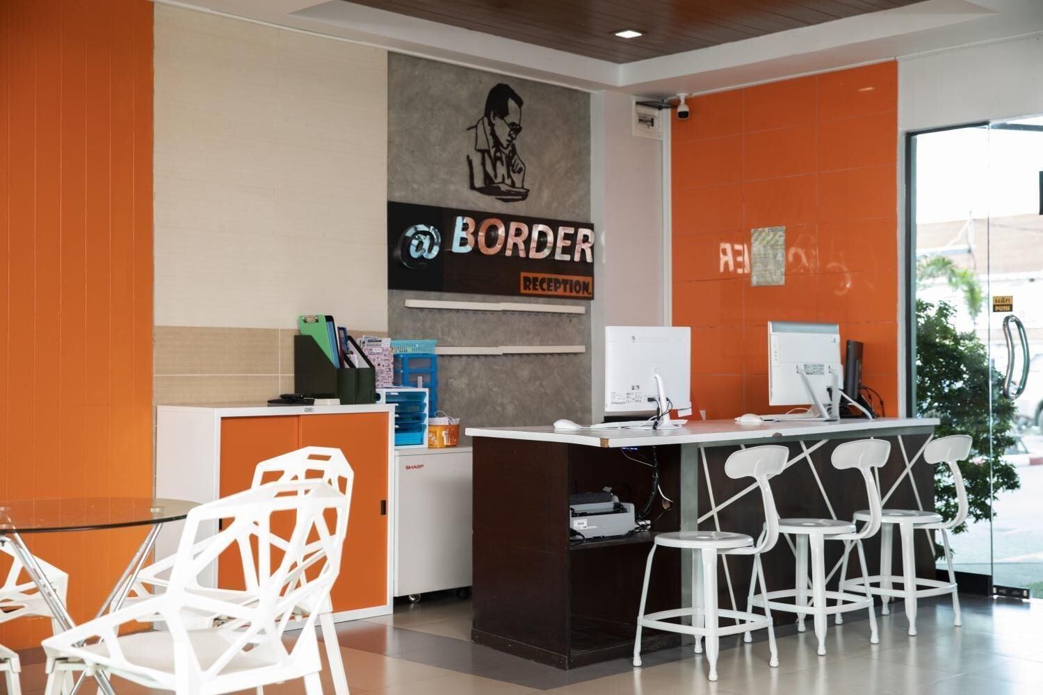 Vista Lobby At Border