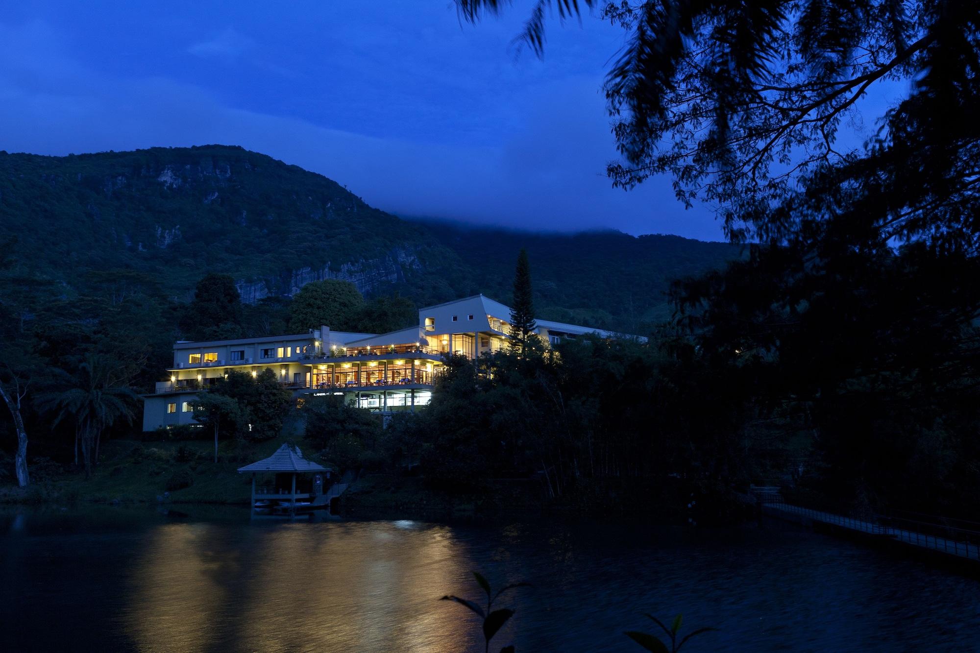 Vista Exterior Hunas Falls Hotel