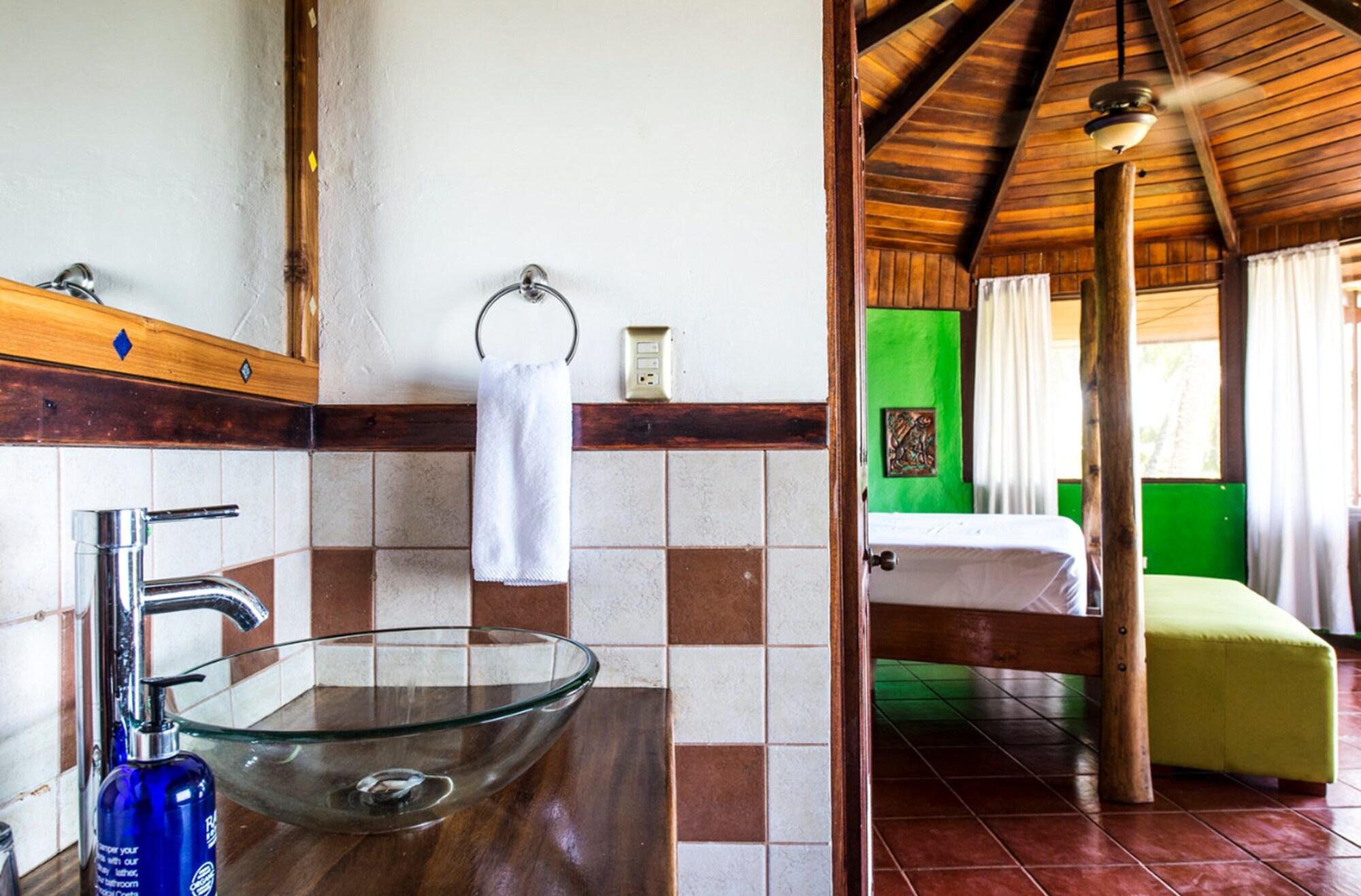 Equipamiento de Habitación Playa Junquillal Eco Resort