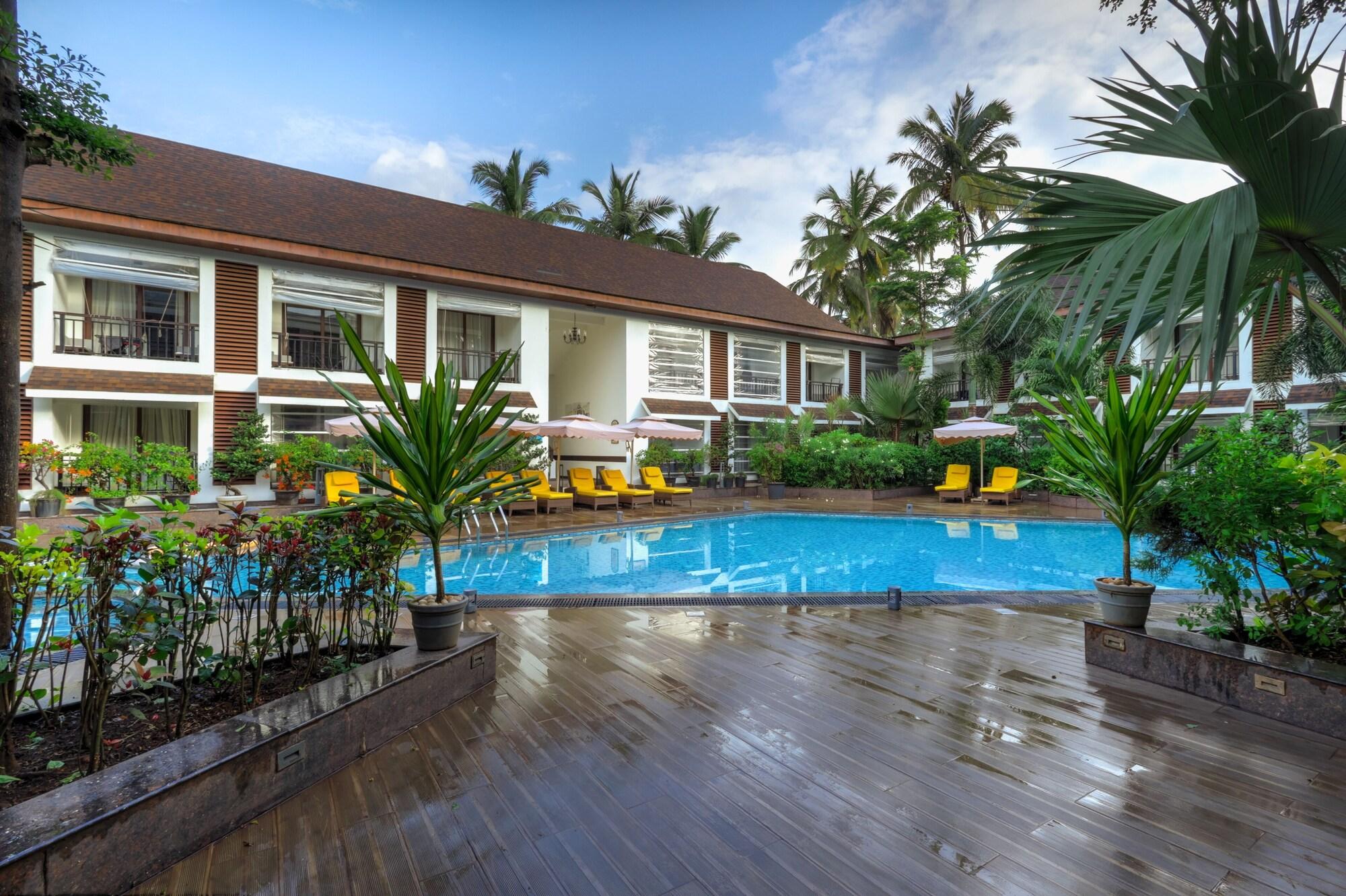Vista Exterior Sobit Sarovar Portico Goa